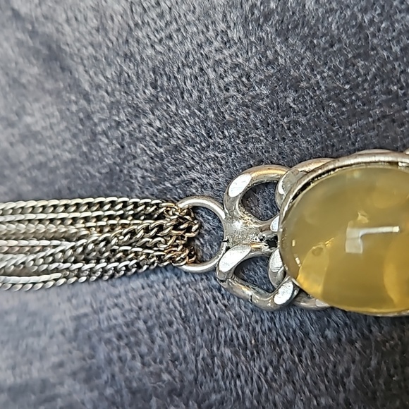 Gorgeous Costume Jewelry vintage Necklace. Quality heavy piece. - Picture 4 of 5